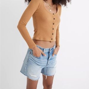 Relaxed mid-length denim shorts ripped edition